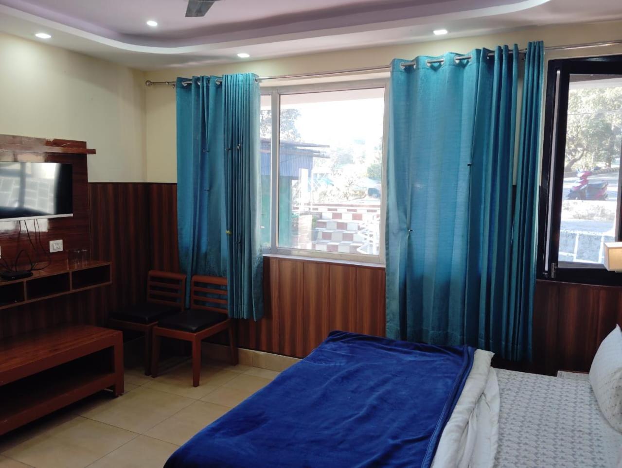 Arya Mansion Hotel Lansdowne Kültér fotó